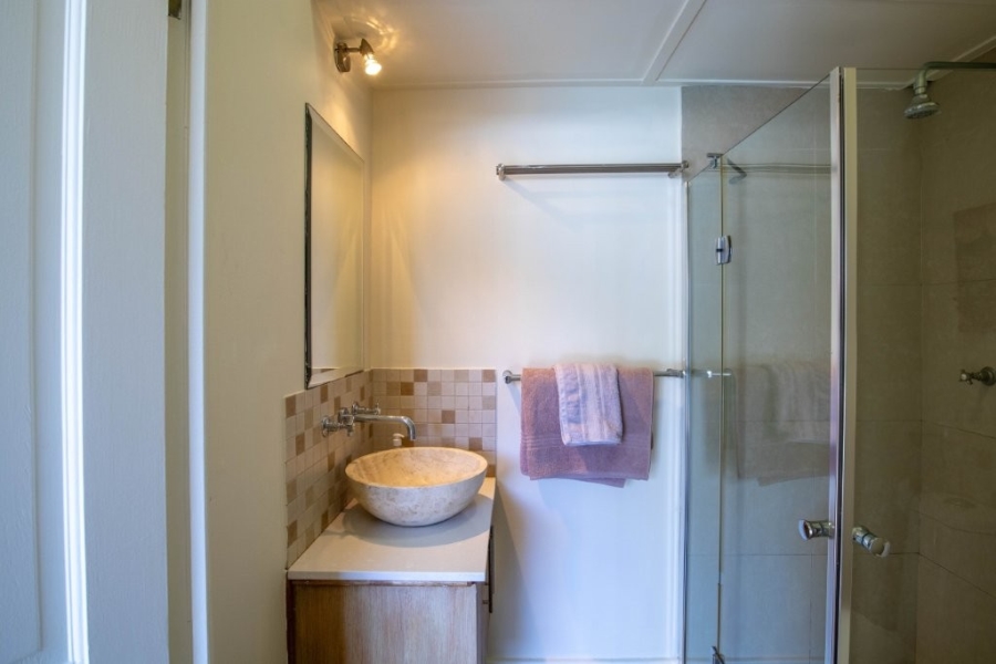 To Let 1 Bedroom Property for Rent in Sea Point Western Cape